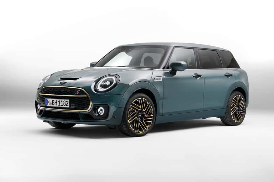 Stunning Mini Cooper S Clubman All4 In Action Wallpaper