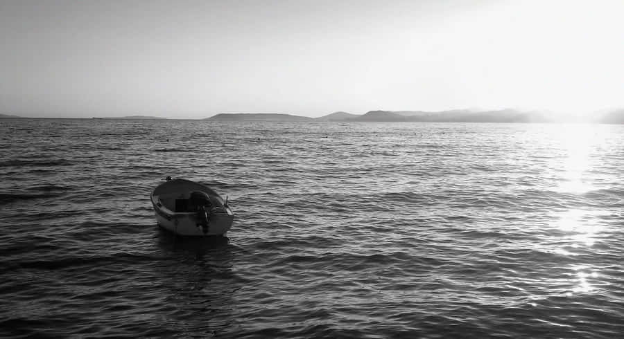 Stunning Monochrome Landscape Wallpaper