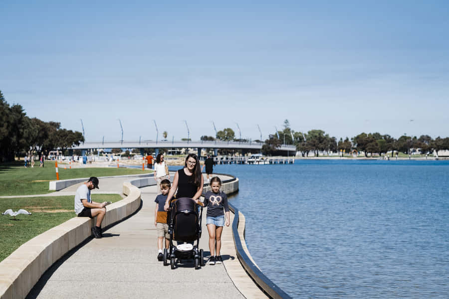 Stunning Sundown At Mandurah's Beachfront Wallpaper