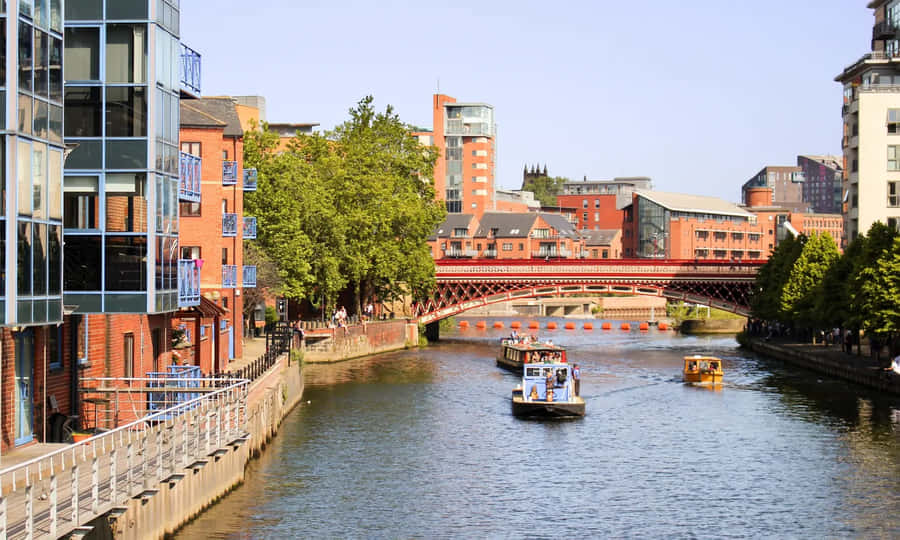 Stunning View Of Leeds Downtown Skyline At Dusk Wallpaper