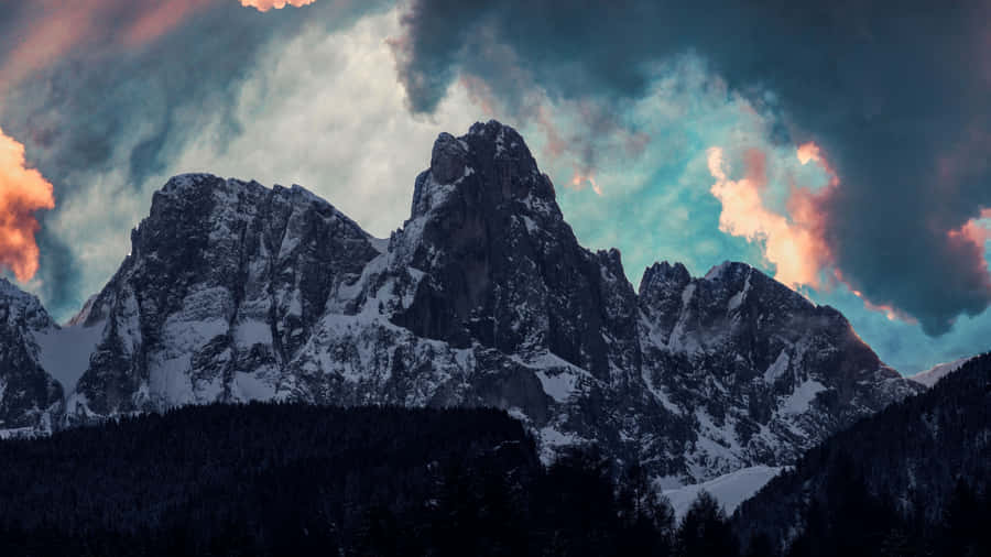 Stunning View Of The Canadian Blue Mountains Wallpaper