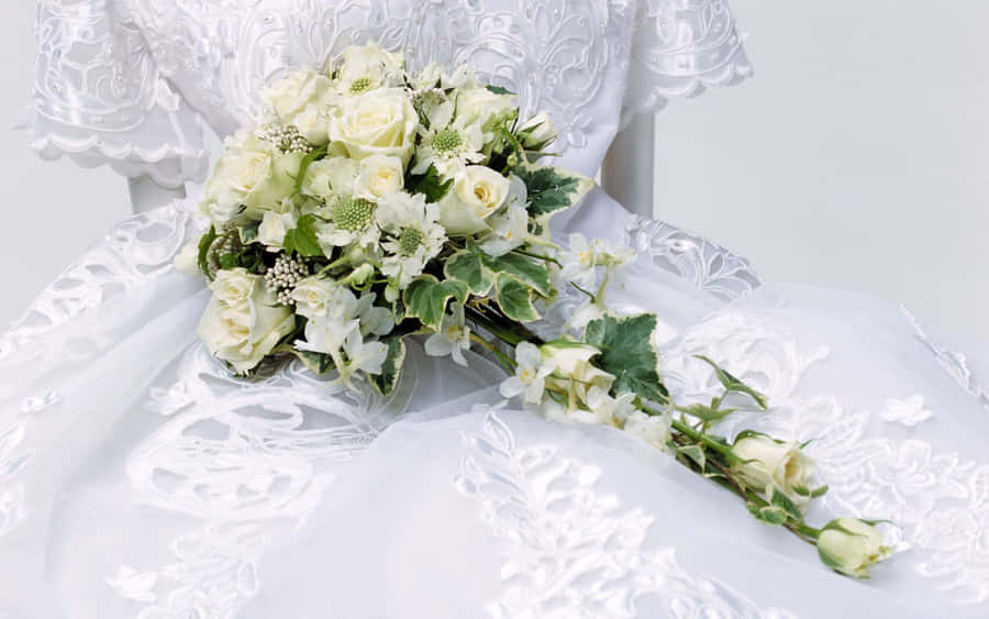 Stunning Wedding Flowers Arrangement Wallpaper