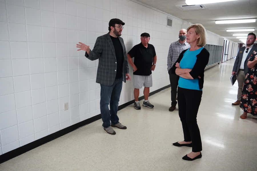 Tammy Baldwin Visiting A Local School Wallpaper