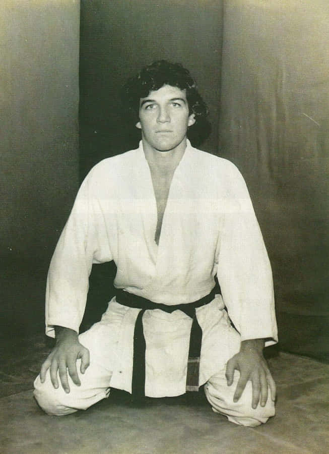The Legendary Rickson Gracie In Action Wallpaper