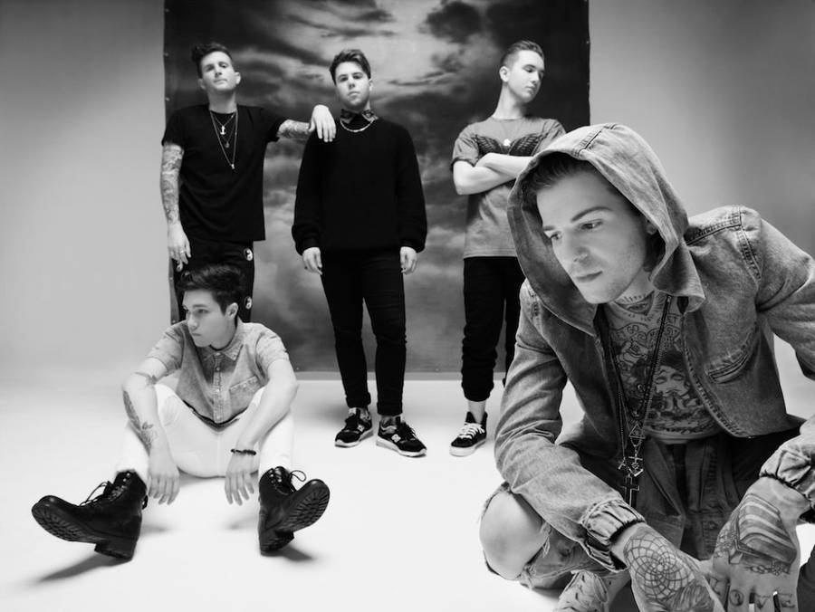 The Neighbourhood On Cloudy Days Wallpaper