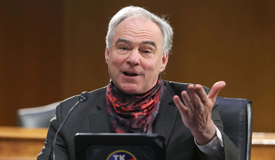 Tim Kaine Holding Out Hand Wallpaper