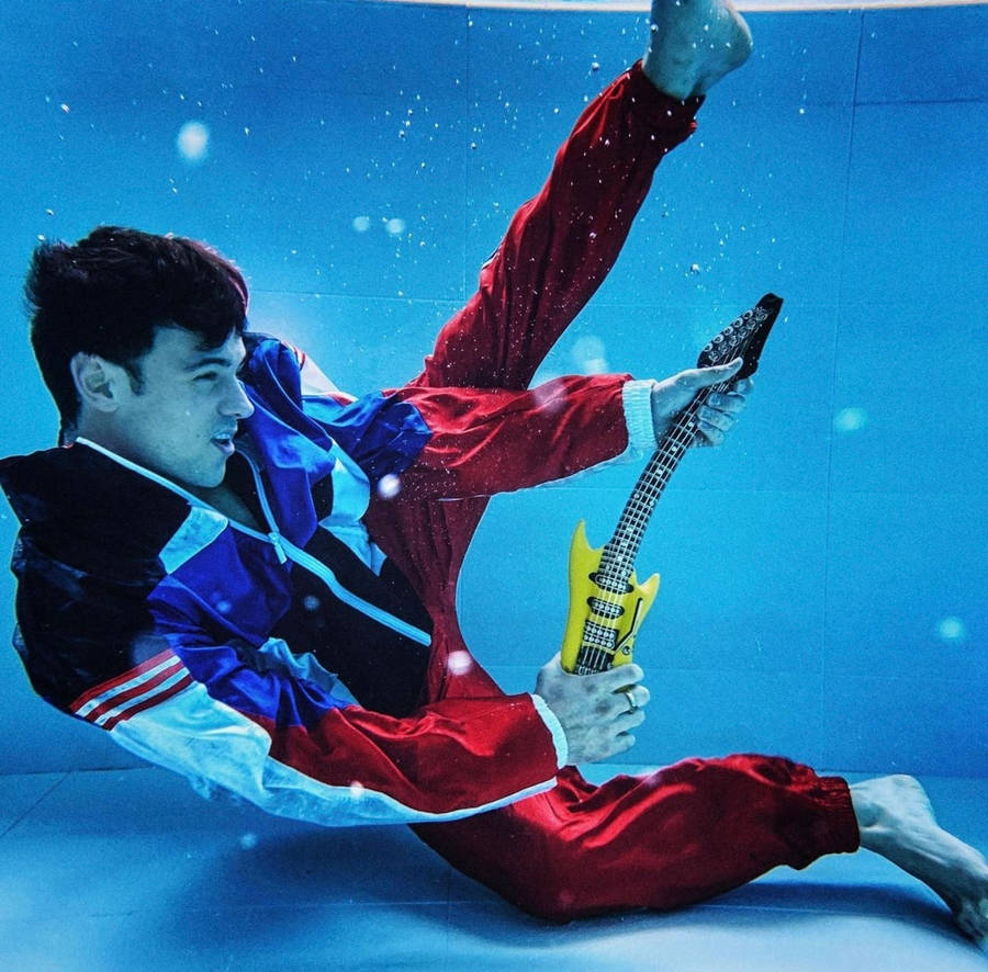Tom Daley Fun Pool Shot Wallpaper