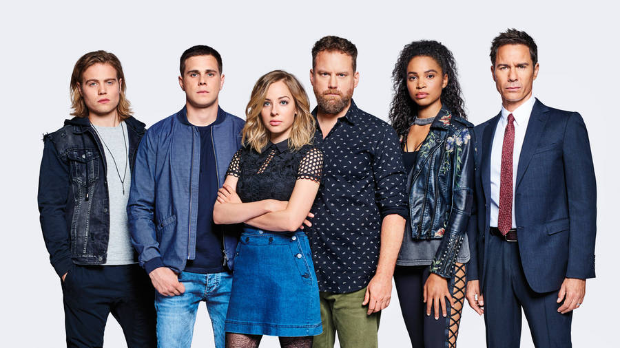 Travelers Cast Actors Hd Wallpaper