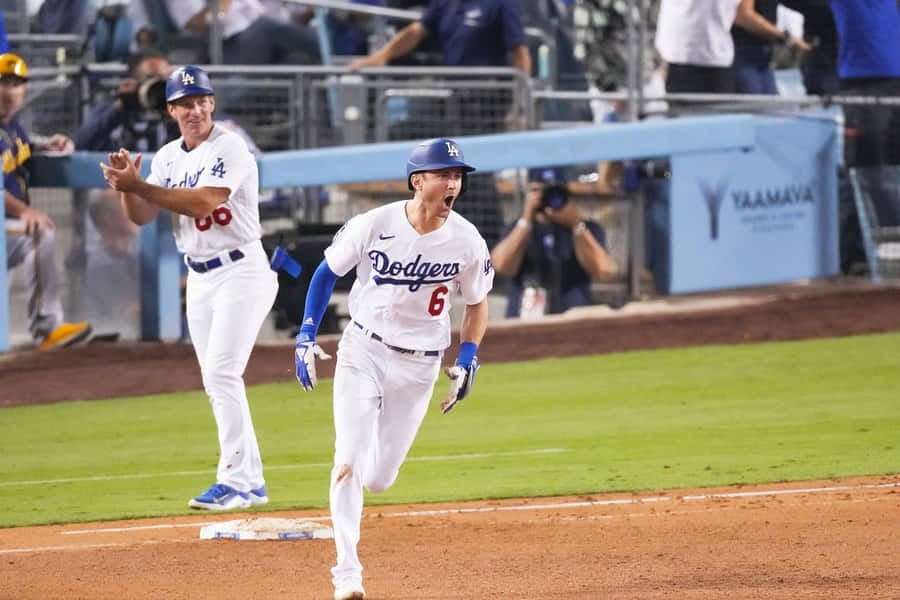Trea Turner Running Bases Dodgers Game Wallpaper