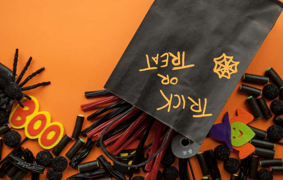 Trick Or Treat - Fill Up Your Personalised Bag With Candy Wallpaper