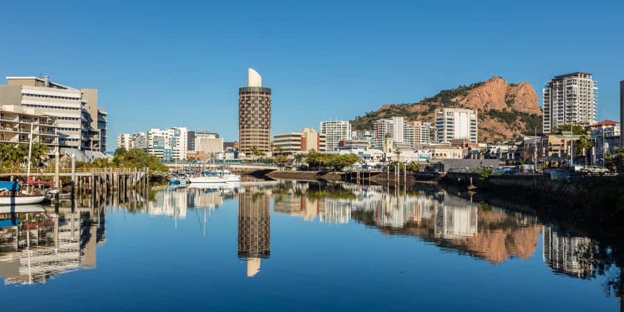 Tropical Splendor: Townsville At Dawn Wallpaper