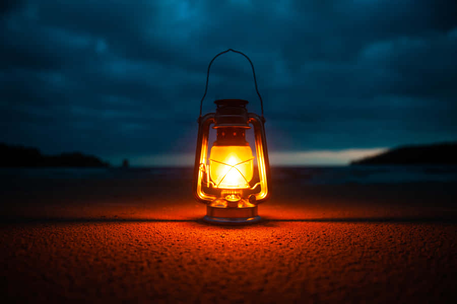 Twilight Lantern Glow Wallpaper