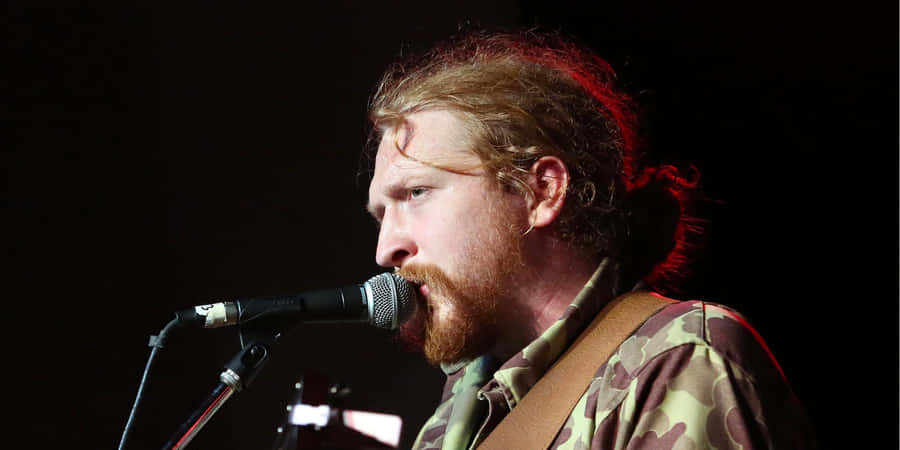 Tyler Childers Performing Live Wallpaper