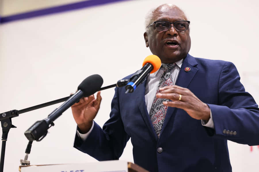 U.s. Representative Jim Clyburn Addressing The Media. Wallpaper