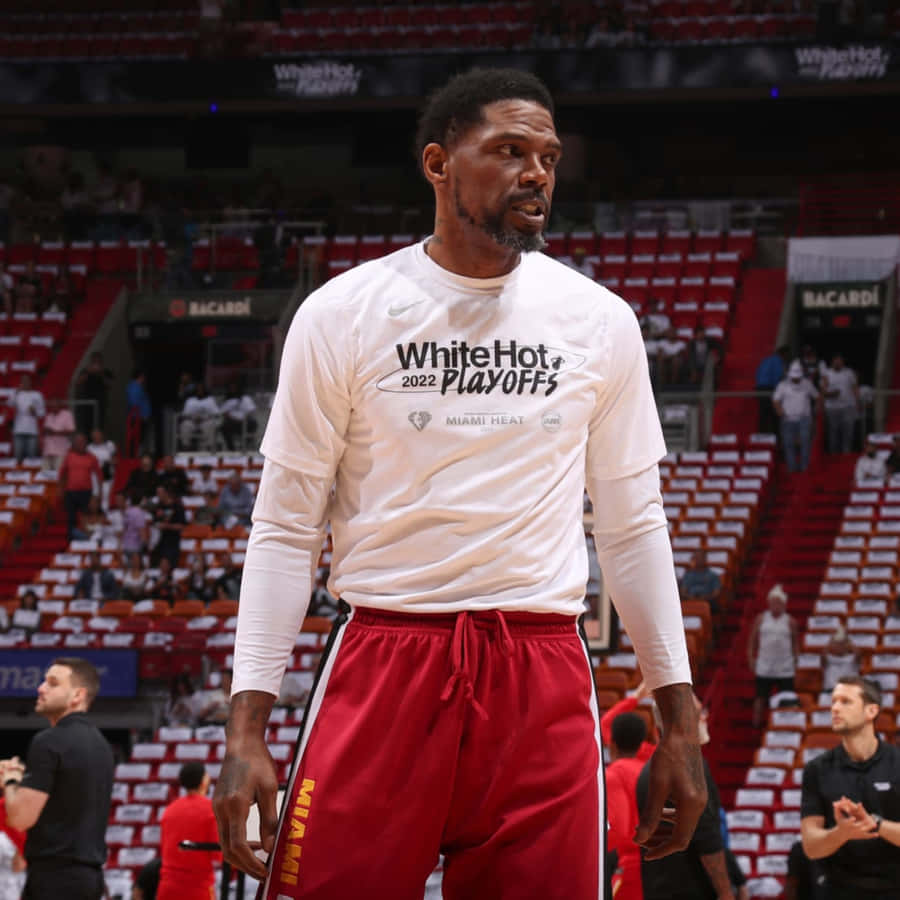 Udonis Haslem White Hot Playoffs2022 Wallpaper