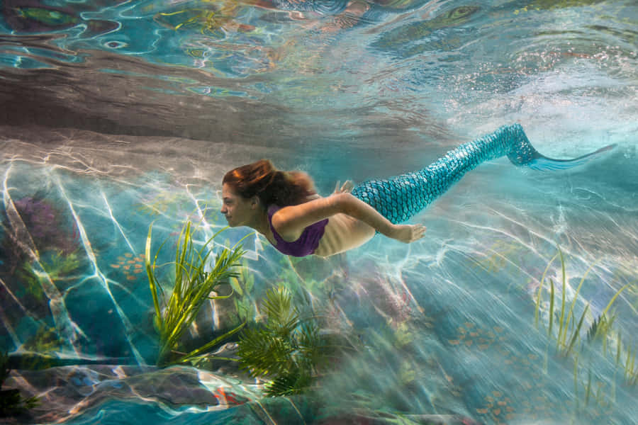 Underwater_ Mermaid_ Swimming.jpg Wallpaper