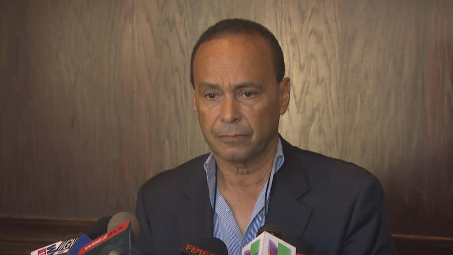 Very Serious Facial Expression Of Luis Gutiérrez Wallpaper