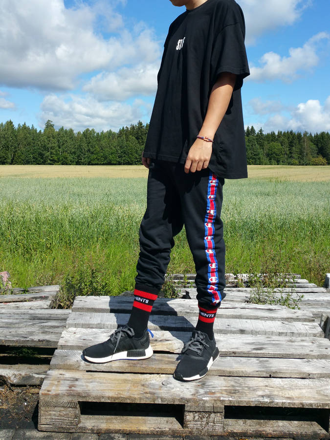 Vetements X Champion Black Sweatpants Wallpaper