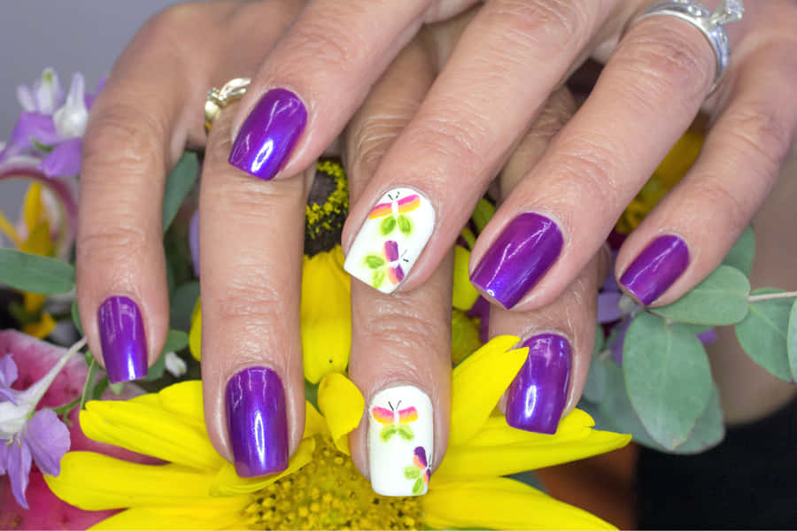 Vibrant Purple Floral Accent Nail Art Wallpaper