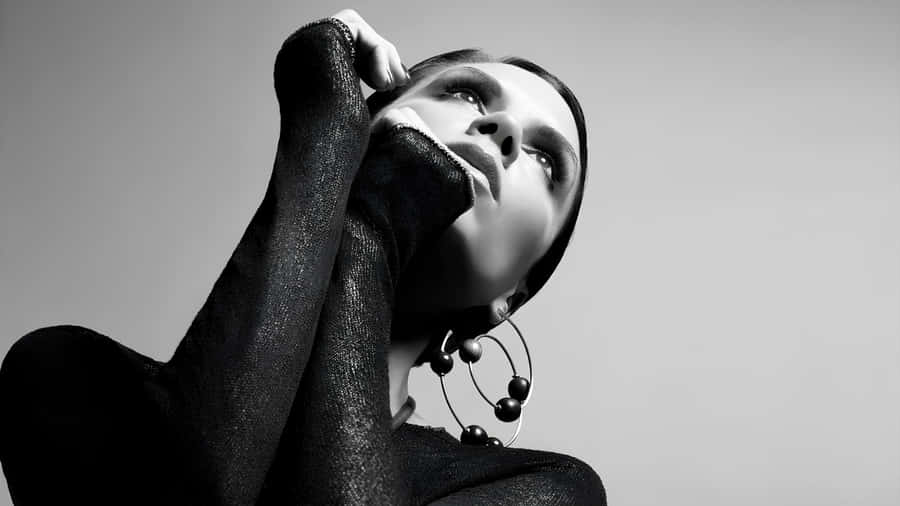 Victoria Beckham Fashion Icon Wallpaper