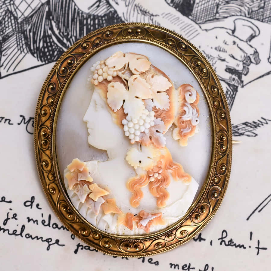 Vintage Cameo Brooch Wallpaper