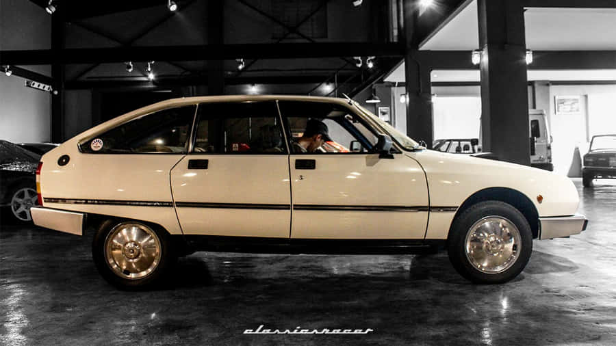 Vintage Citroen G S Showroom Display Wallpaper
