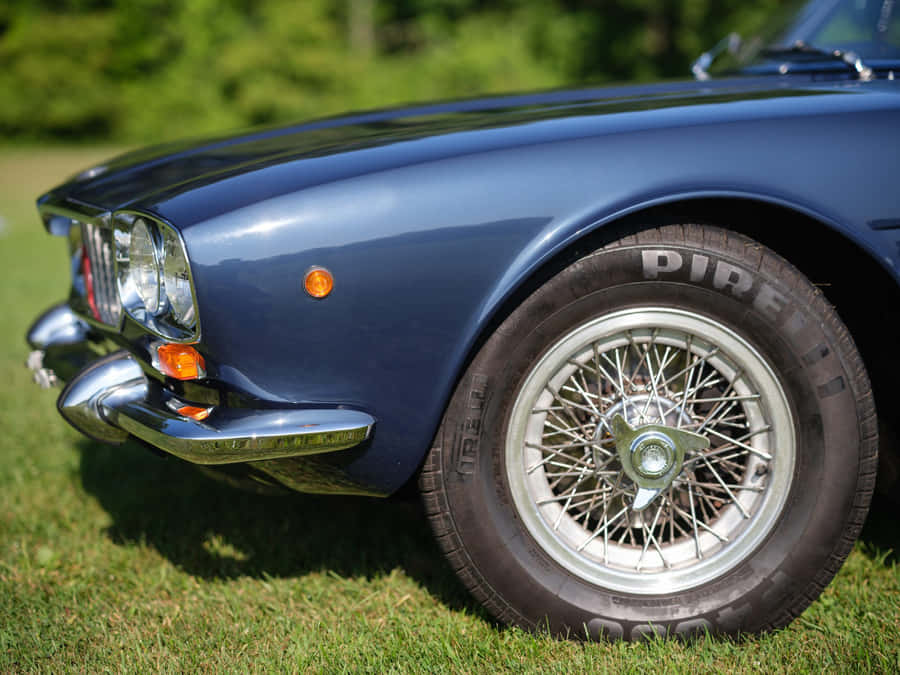 Vintage Maserati Mexico Front Wheel View Wallpaper