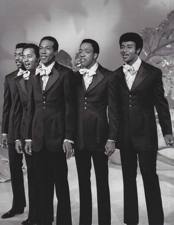 Vintage Motown Group Performance Wallpaper