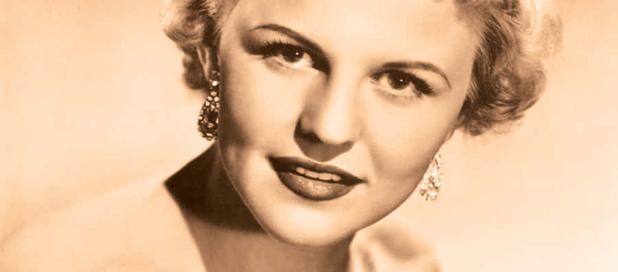 Vintage Peggy Lee Portrait Wallpaper