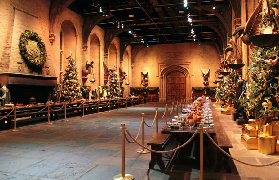 Welcome To The Great Hall At Hogwarts School Of Witchcraft And Wizardry! Wallpaper