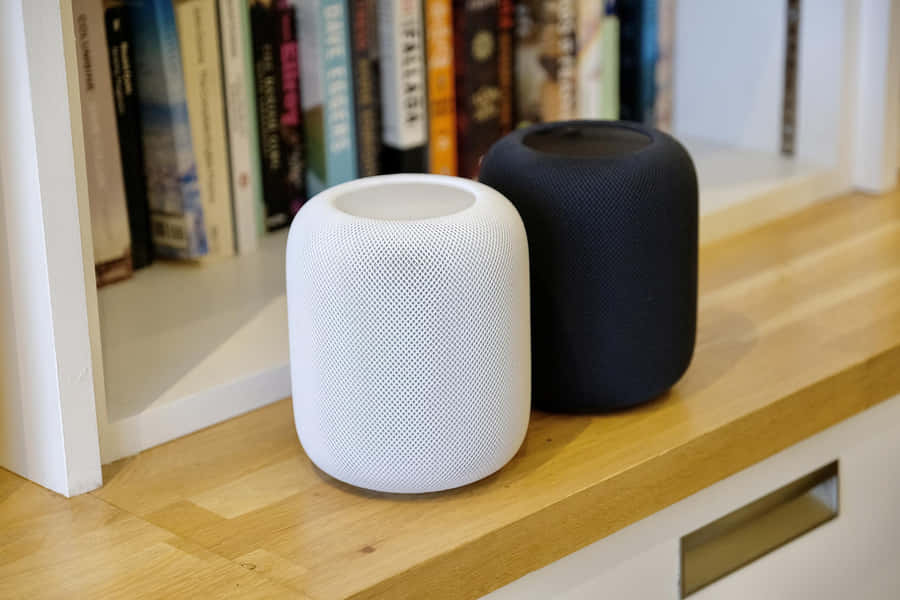 Whiteand Black Home Podson Shelf Wallpaper