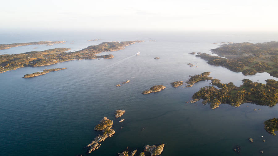 Wide View Of Islands Wallpaper