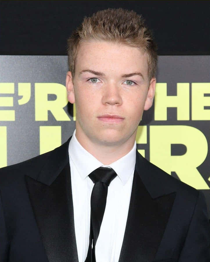 Will Poulter Black Suit Event Wallpaper