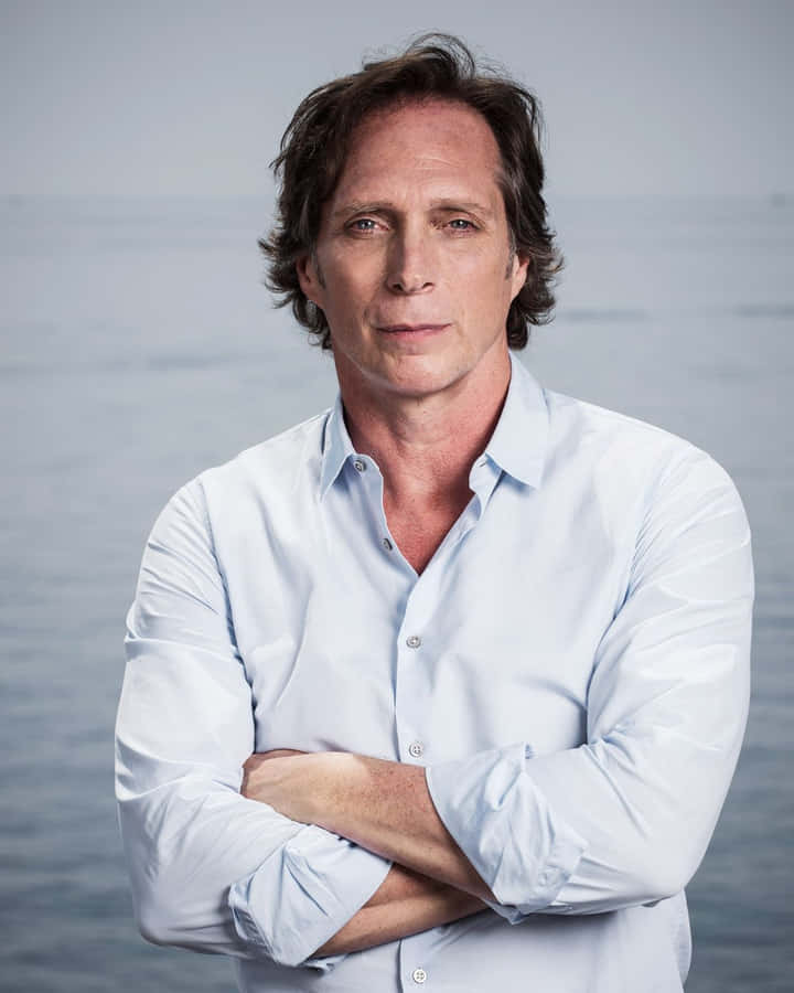 William Fichtner Posing In A Suit Wallpaper