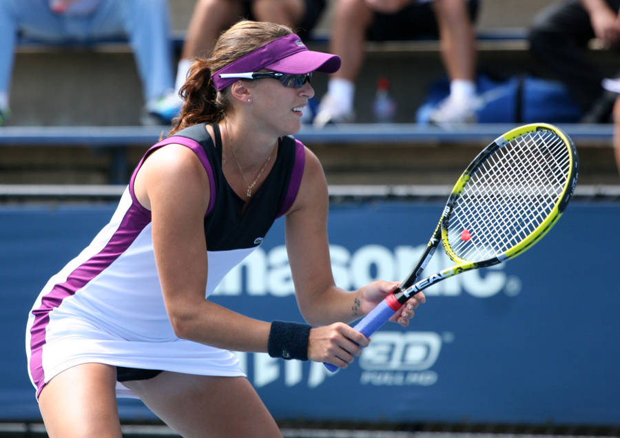 Yaroslava Shvedova Leaning Forward Wallpaper