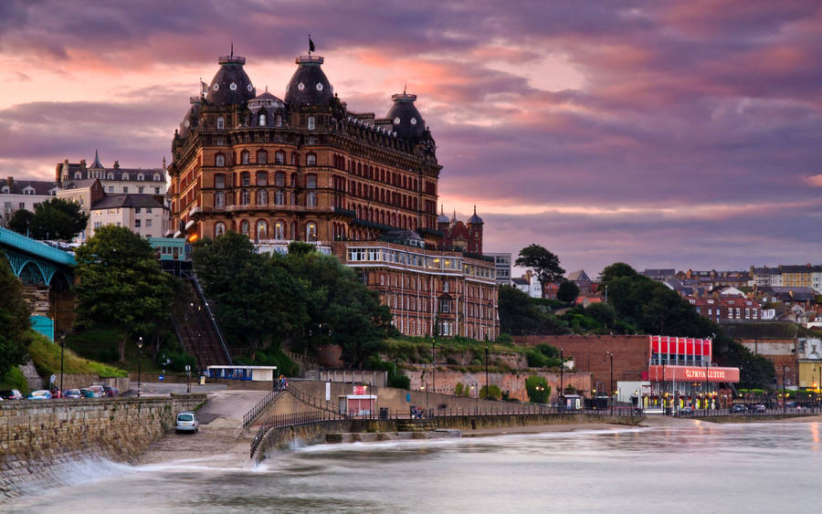 Yorkshire Grand Hotel Wallpaper