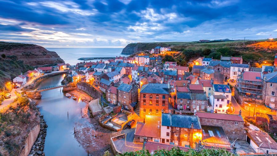 Yorkshire Staithes Village Wallpaper