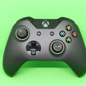 1080x1080 Xbox Controller In Green Wallpaper