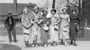 1940s Women Fashion Group Portrait Wallpaper