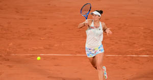 2007 Wimbledon Tennis Tournament Tennis Player Irina-camelia Begu Wallpaper