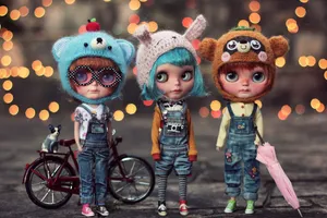 3 Little Doll Best Freinds Wallpaper