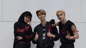 3 R A C H A Members Stylish Group Wallpaper