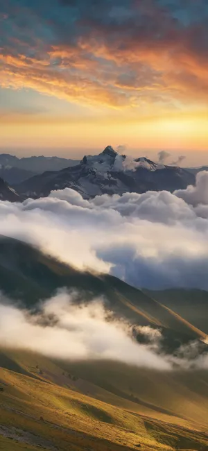 360° Aerial View Of Majestic Teide Mountains In Tenerife, Spain Wallpaper