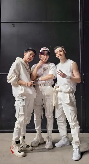3racha Group Style Wallpaper