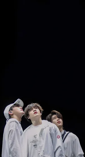 3racha Members Looking Up Wallpaper
