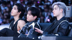 3racha Members Sitting Together Wallpaper