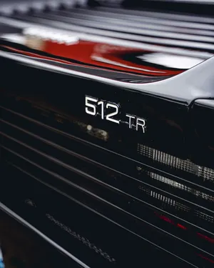 4k Ferrari 512 Tr Logo Wallpaper