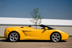 4k Lamborghini Gallardo In Yellow Paint Wallpaper