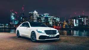 4k Mercedes-benz White Sedan Wallpaper
