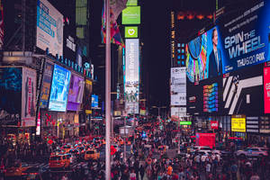 4k New York People On Street Wallpaper